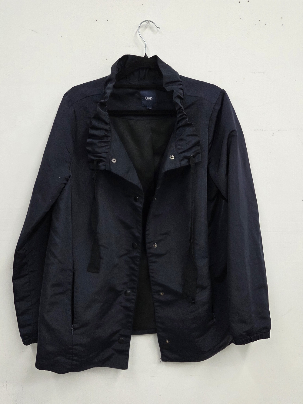 GAP Navy Ruffle-Collar Button-Front Women's Shirt - Picture 3 of 6